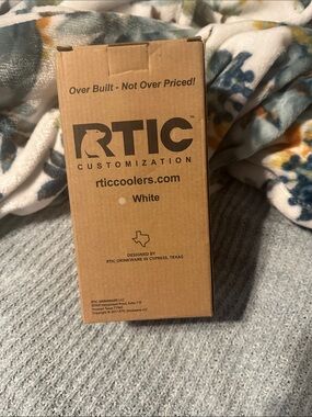 RTIC White Insulated Water Bottle – Sleek Everyday Hydration